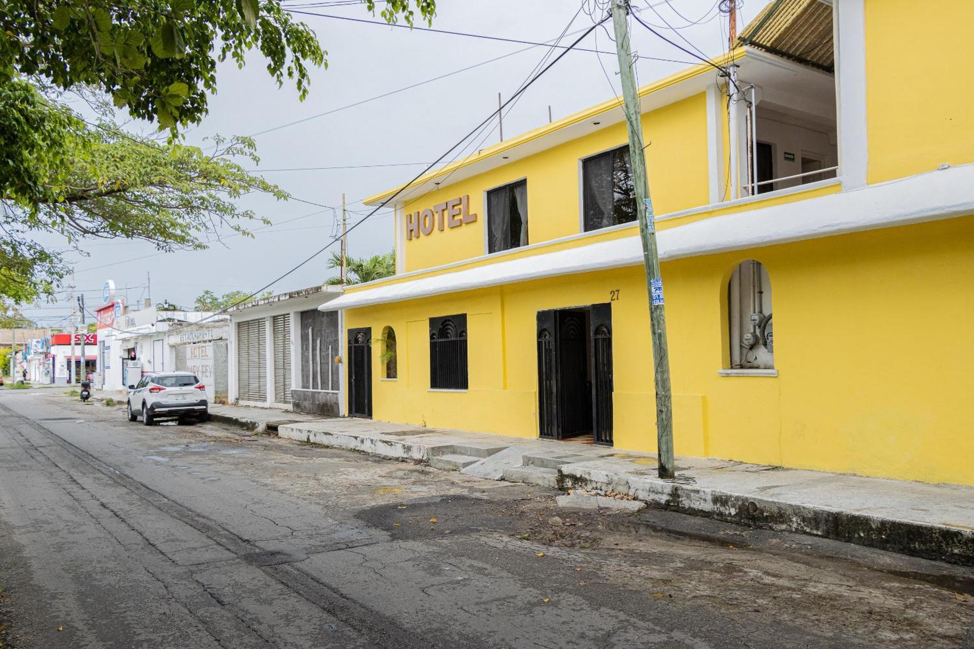 OYO Hotel Marías Chetumal Exterior foto